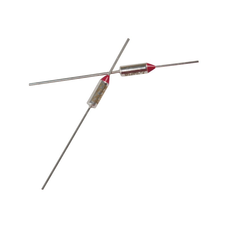 Wegwerpbare thermische zekering Eenmalige niet-herstelbare thermische zekering in kleine huishoudelijke apparaten Wegwerpbare thermische zekering Eenmalige niet-herstelbare thermische zekering in kleine huishoudelijke apparaten